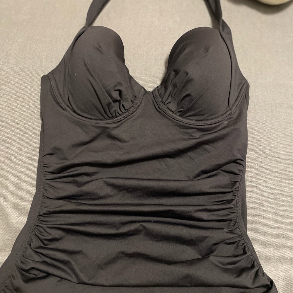 NWOT Tommy Bahama Black Halter Bathing Suit With Wired Cups Size 10 C/D Cup